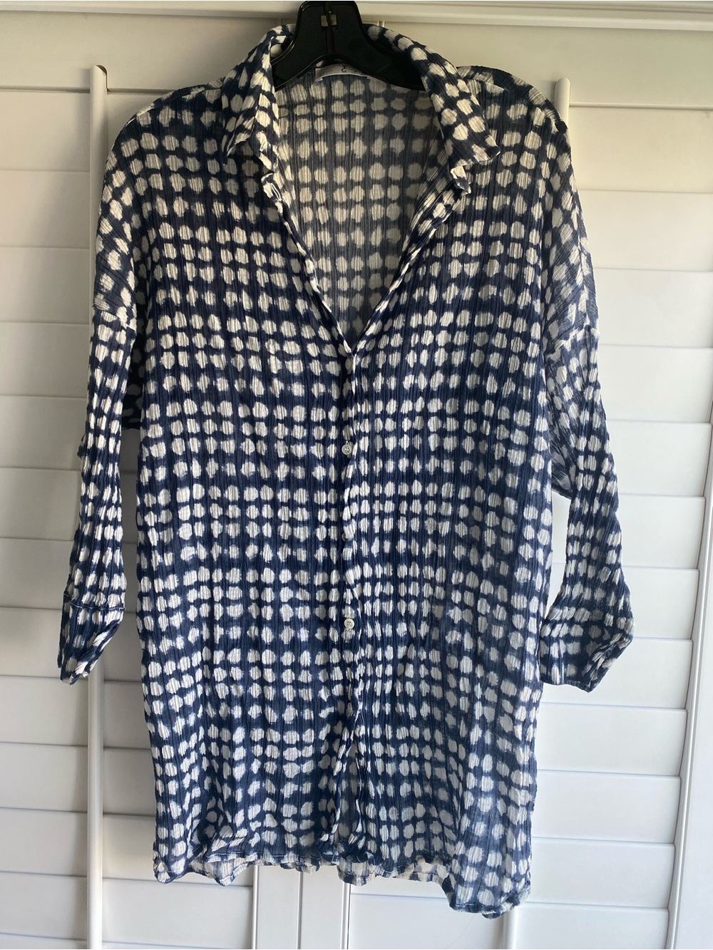 WHYCI Milano Silk Blend Blue White Tie Dye Crinkle Button Front Tunic Shirt